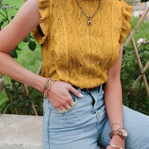 SHEIN Yellow Ochre Lace Top Size L | SHEIN Top en dentelle Ocre Jaune Taille L